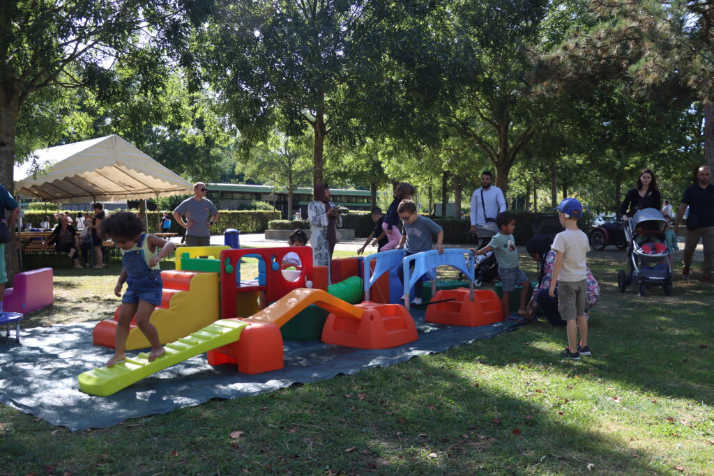 Jeux extérieurs de la Maison des Enfants - Forum des associations 2025 - Agrandir l'image, fenêtre modale