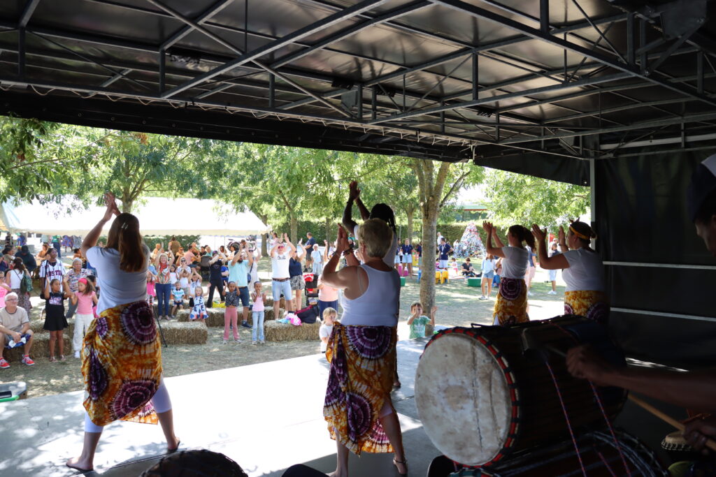 Percussions et danses africaines par l'association YAMA YIGUI - Forum dess associations 2025 - Agrandir l'image, fenêtre modale