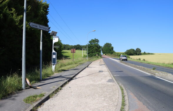 Arret de bus - CONGIS SUR THEROUANNE LE GUE A TRESMES