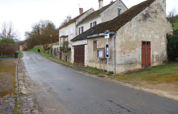Arret de bus - COULOMBS EN VALOIS VASSET