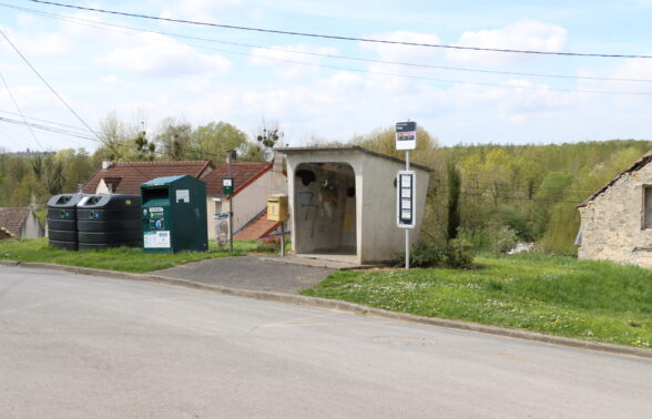 Arret de bus - CROUY SUR OURCQ FUSSY