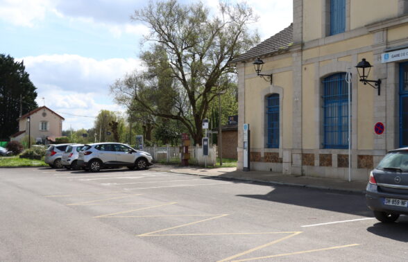 Arret de bus - CROUY SUR OURCQ GARE
