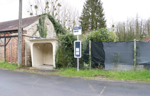 Arret de bus - CROUY SUR OURCQ LA CHAUSSEE