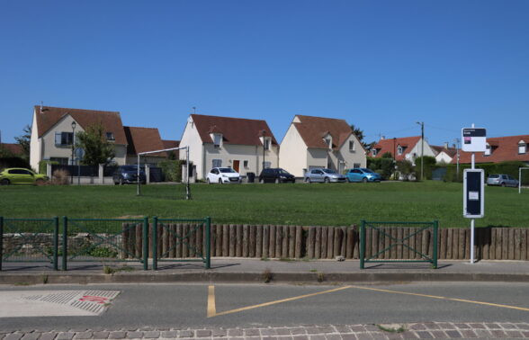 Arret de bus - DOUY LA RAMÉE ECOLE