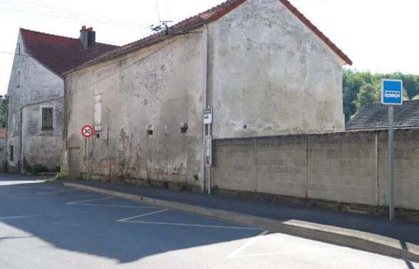 Arret de bus - ETREPILLY ROUTE NATIONALE