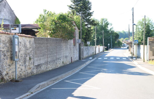 Arret de bus - ETREPILLY RUE MARECHAL