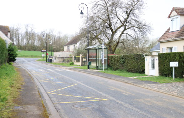 Arret de bus - GERMIGNY SOUS COULOMBS RUE DE LA VALLEE