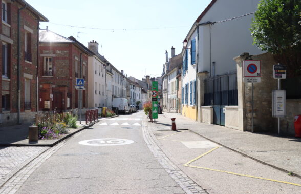 Arret de bus - LIZY SUR OURCQ CLAUDE MONET