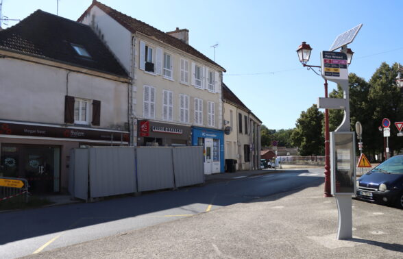 Arret de bus - LIZY SUR OURCQ PLACE HAROUARD