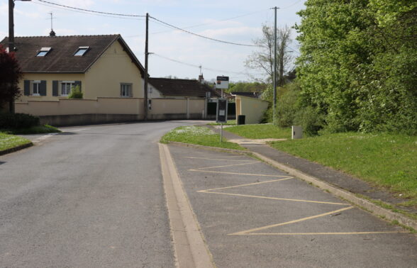 Arret de bus - MARY SUR MARNE CHATEAU DEAU