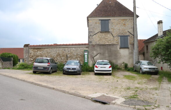 Arret de bus - MAY EN MULTIEN ANCIEN CALVAIRE