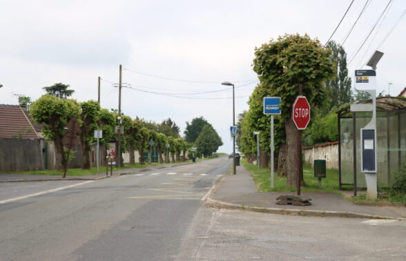 Arret de bus - MAY EN MULTIEN Poste