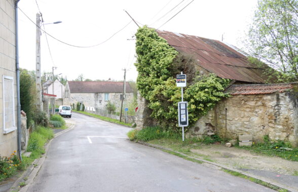 Arret de bus - OCQUERRE MARNOUE LES MOINES