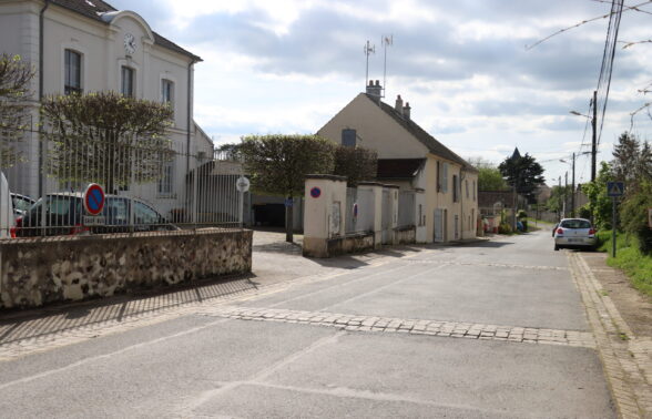 Arret de bus - TANCROU ECOLE BOURG