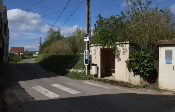 Arret de bus - TANCROU MAIRIE