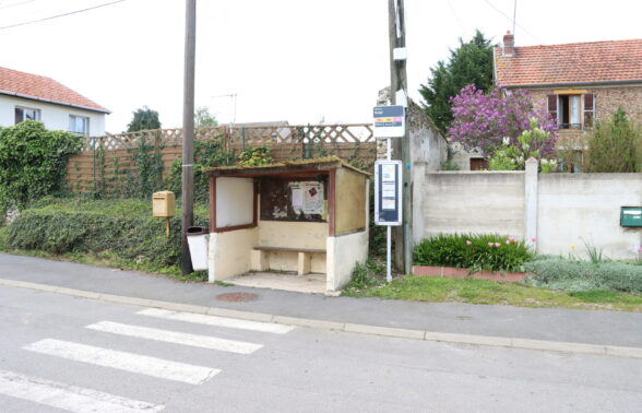 Arret de bus - TANCROU RUTEL