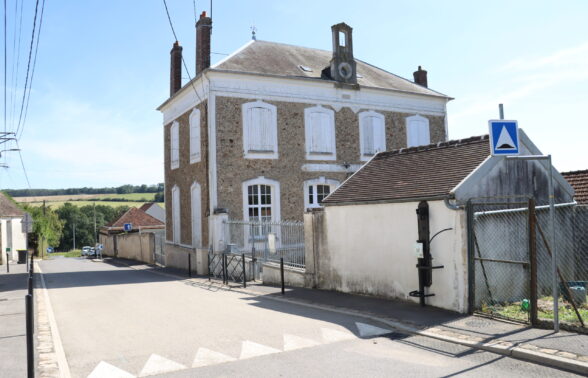 Arret de bus - VENDREST CHATON ECOLE