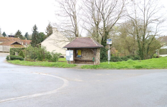 Arret de bus - VENDREST RADEMONT