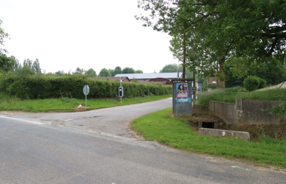 Arret de bus - VINCY MANOEUVRE MANOEUVRE