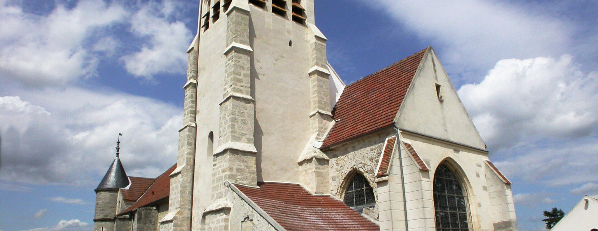 Vue de l'église de Marcilly