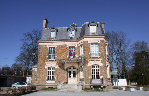 Vue frontale de la Mairie de Lizy-sur-Ourcq