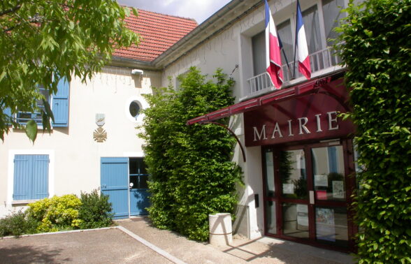 Vue de la Mairie de Mary-sur-Marne