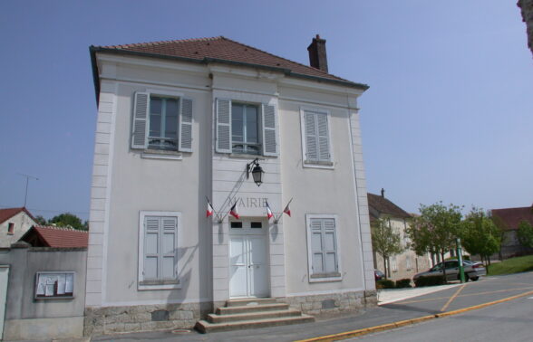 Vue extérieure de la Mairie d'Ocquerre