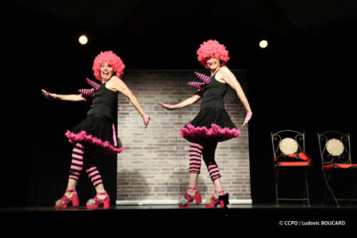 Pièce de théâtre "Toujours divines" de la Compagnie AtmosphèreS à la salle Maison Rouge de Lizy-sur-Ourcq. Lancement de la saison culturelle du Pays de l'Ourcq - Agrandir l'image 22 sur 30, fenêtre modale