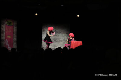 Pièce de théâtre "Toujours divines" de la Compagnie AtmosphèreS à la salle Maison Rouge de Lizy-sur-Ourcq. Lancement de la saison culturelle du Pays de l'Ourcq - Agrandir l'image 24 sur 30, fenêtre modale