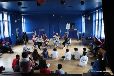 Atelier des Concerts de Poche avec le quatuor Akilone à la Fondation Borniche à Mary-sur-Marne - Agrandir l'image 18 sur 30, fenêtre modale