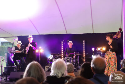 Le groupe Bottle Bank au Festival Ourcq'N Jazz à Ocquerre. - Agrandir l'image 5 sur 30, fenêtre modale