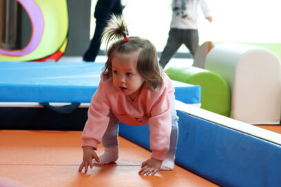 Les ateliers motricités de la Maison des Enfants du Pays de l'Ourcq au complexe sportif Guy MICHAUX à Ocquerre - Agrandir l'image, fenêtre modale