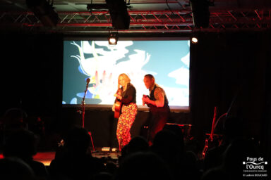 Eskelina et Philippe DESBOIS, artistes du conte musical illustré "Into the woods" à la Pyramide Jean DIDIER à Mary-sur-Marne